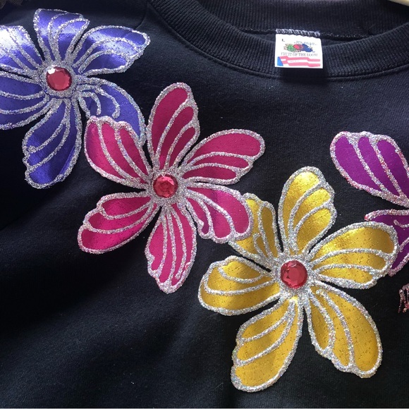 90s Flower Detail Sweatshirt - Picture 3 of 5